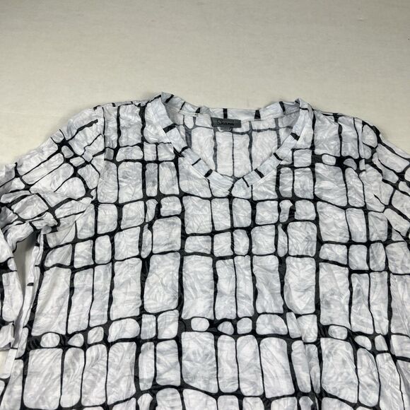 Shana Tunic Small Crinkle Textured Abstract Grid Print 3/4 Sleeve Artsy Top - Picture 3 of 10
